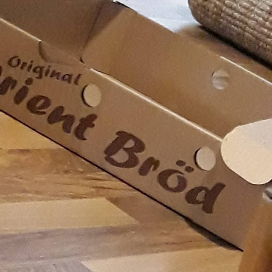 Cardboard box for bread